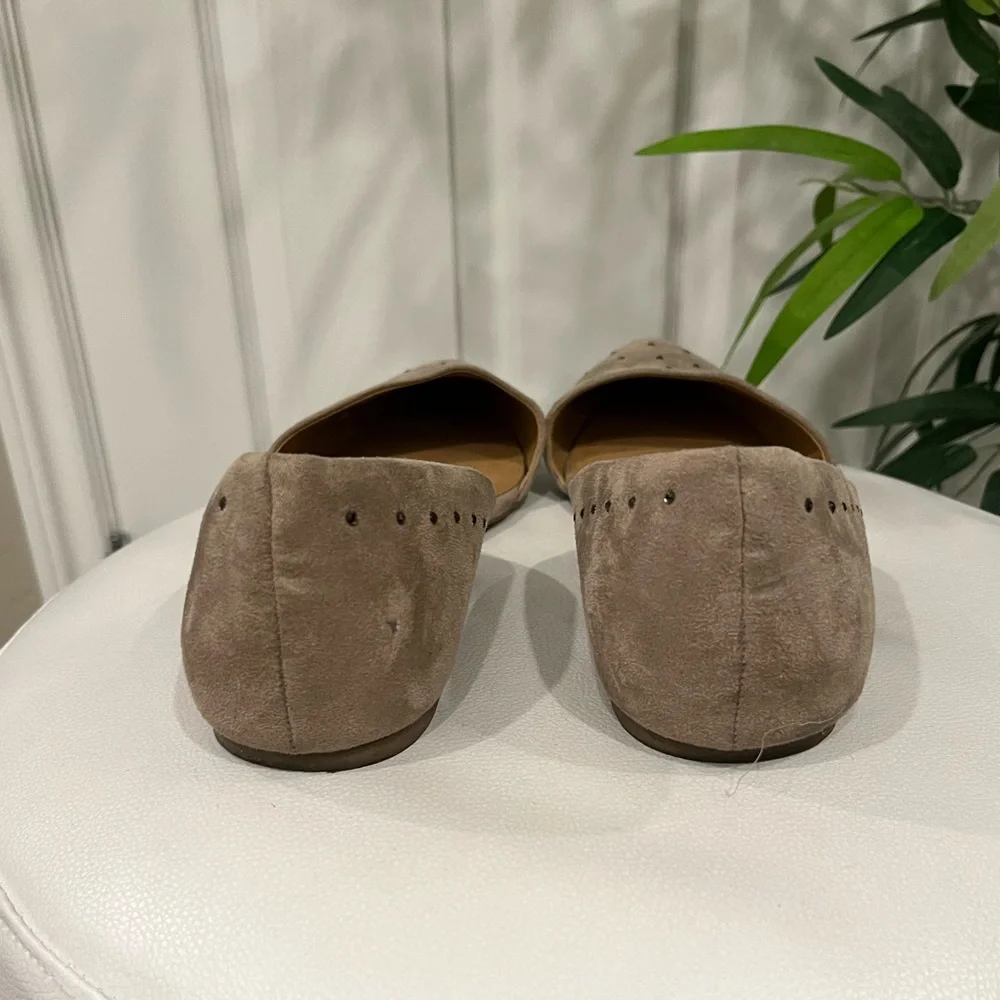Seychelles brand taupe flat with rhinestone detail - Picture 4 of 16